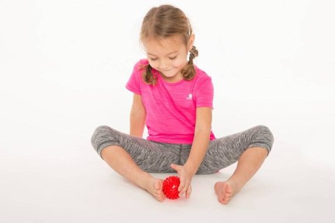 412 Piłka sensoryczna do masażu i rehabilitacji 6,6cm. żółty 412 Piłka sensoryczna do masażu i rehabilitacji 6,6cm. żółty