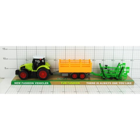 TRAKTOR Z PRZYCZEPAMI POD KLOSZEM TRAKTOR Z PRZYCZEPAMI POD KLOSZEM
