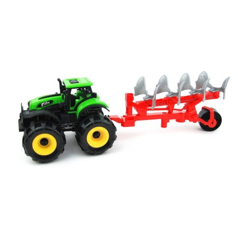 TRAKTOR Z PRZYCZEPĄ POD KLOSZEM TRAKTOR Z PRZYCZEPĄ POD KLOSZEM